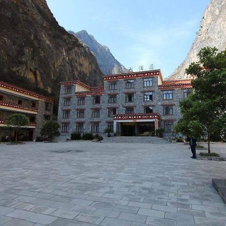 Shangri-La Balagezong Shuizhuang Hotel Exterior photo